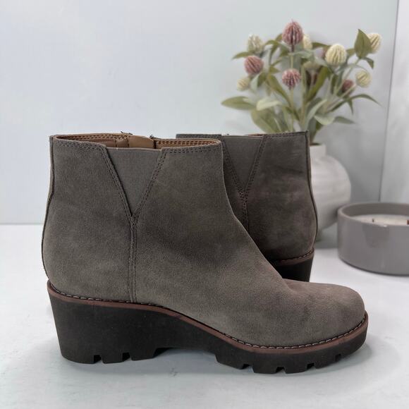 Vionic Hazal Wedge Suede Side Zip Ankle Boots Stone Women's 5 NWOB - Picture 5 of 9